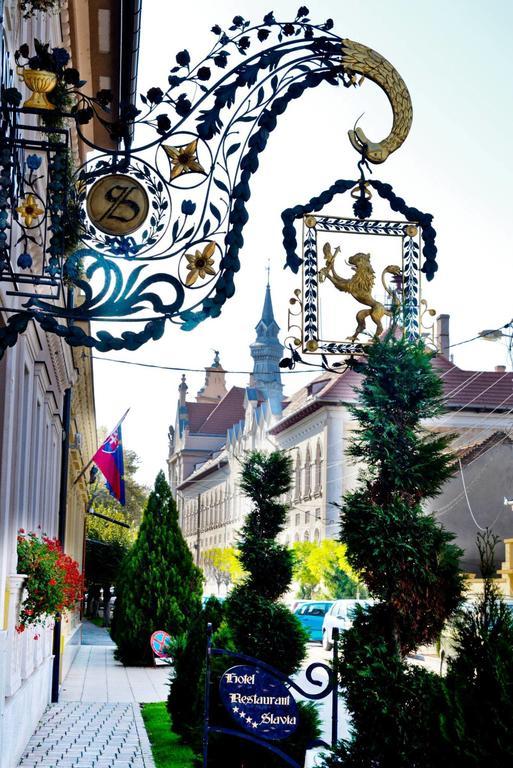 Hotel Slavia Salonta Экстерьер фото