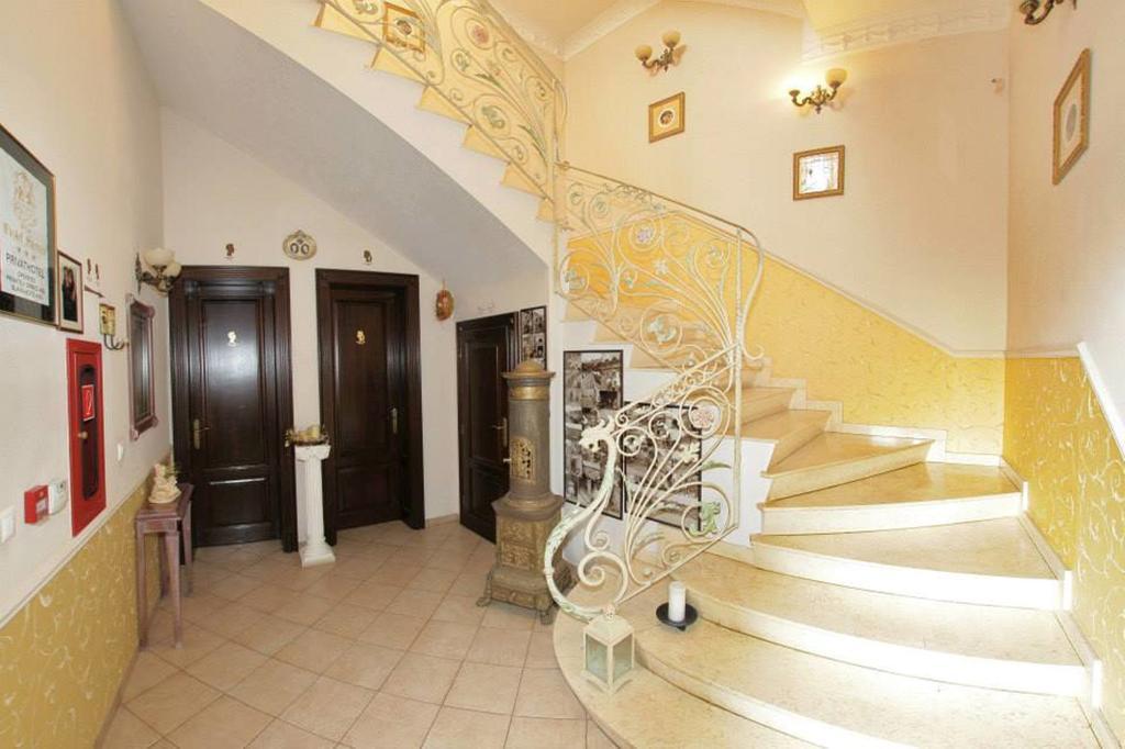 Hotel Slavia Salonta Экстерьер фото